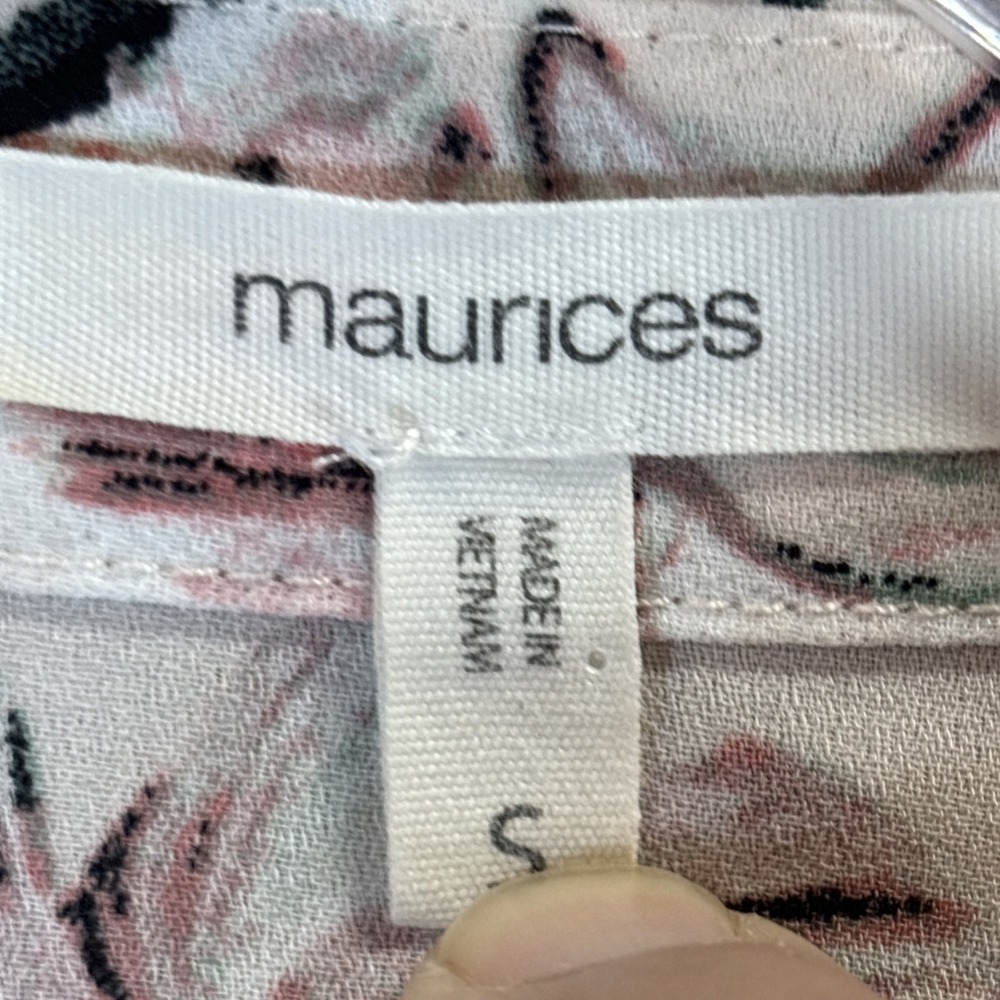Maurices Blouse Womens Small Pink Floral Roll Tab Sleeve V-Neck Top - Picture 4 of 9